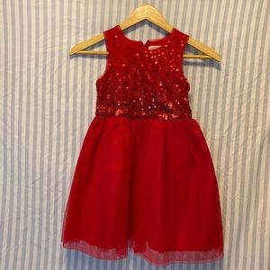 𝐵𝐸𝐴𝑈𝑇𝐼𝐹𝑈𝐿 Sparkly red Holiday dress ❤️